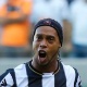 12.mai.2013 - Ronaldinho Gaúcho motiva os companheiros de Atlético-MG antes de clássico contra o Cruzeiro pelo Mineiro - MARCUS DESIMONI / UOL