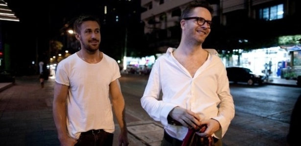 O ator Ryan Gosling e o diretor Nicolas Winding Refn nos bastidores do filme "Only God Forgives" - Reprodução