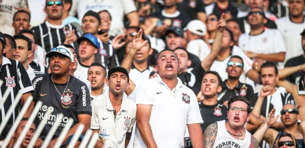 Torcida do Corinthians já adquiriu os ingressos de arquibancada para quarta-feira - Leandro Moraes/UOL Esporte