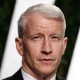 13.mai.2013 - Estrela do canal de notícias CNN, Anderson Cooper revelou que é homossexual em uma carta aberta para o blogueiro Andrew Sullivan. "O fato é: sou gay, sempre fui, sempre serei e não poderia ser mais feliz, confortável comigo mesmo e orgulhoso", escreveu o apresentador do programa "360". - Danny Moloshok/Reuters