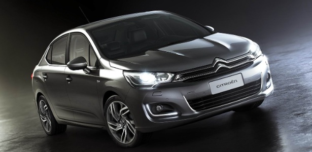 Citroën C4 Lounge: marca faz aposta num desenho mais clássico para seu novo sedã médio - Divulgação