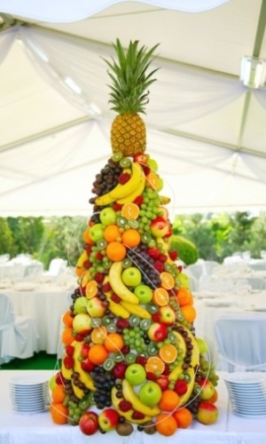 Imagem para matéria do Casamentoclick de frutas esculpidas para a decoração do casamento - Thinkstock