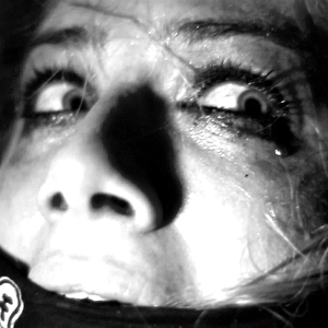 Primeiro vídeo da série "#13Noir" mostra a atriz Giovanna Ewbank em cenas masoquistas - Divulgação