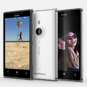 Revestido em alumínio, o smartphone Lumia 925 roda a plataforma Windows Phone 8 - Divulgação