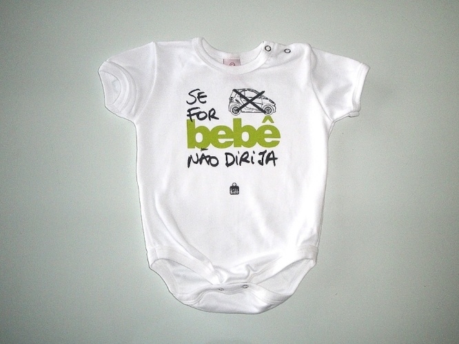 Body em suedine tamanho único, da Baby Size (www.babysize.com.br), que pode ser usado por bebês de três a oito meses, custa R$ 42. O produto está disponível na Feira Infantil Baby Bum - Divulgação