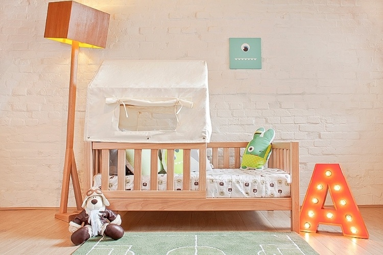 Luminária Gepeto Piso custa R$800; cama Safari Bebe sai por R$ 2.350; Luminária  Letra custa R$615. Todos os produtos são da marca Ameise Design (www.ameisedesign.com.br) e estão disponíveis na Feira Infantil Baby Bum, que acontece em São Paulo de 16 a 19 de maio de 2013 - Divulgação