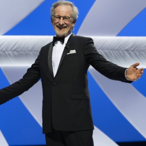 15.mai.2013 - O diretor Steven Spielberg, presidente do júri do Festival de Cannes, recebe aplausos durante a cerimônia de abertura do evento - Ian Langsdon/EFE