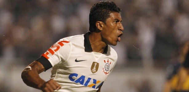 Paulinho durante a sua passagem pelo Corinthians: prioridade em volta - Nelson Antoine/AP Photo