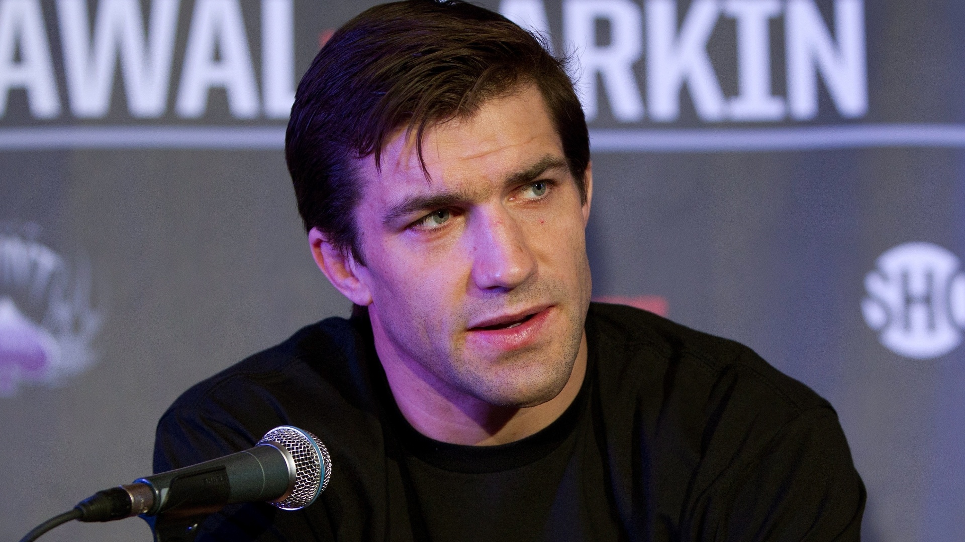 Com seu cinturão, Rockhold participa de coletiva após ser campeão dos médios no Strikeforce - Esther Lin/Forza LLC/Zuffa LLC via Getty Images