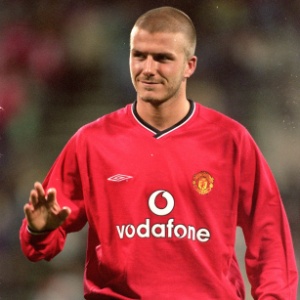 04.ago.2000 - Beckham adotou o careca total quando vivei seu auge no Manchester United, no final dos anos 90 - Ross Kinnaird/Getty Images