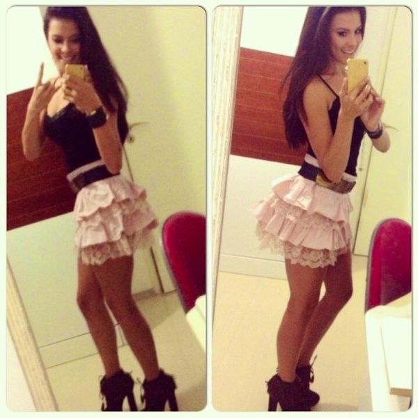 Camila Oliveira é a ring girl oficial do UFC, e gosta de postar nas redes sociais seus looks e momentos de descontração - Reprodução/Instagram