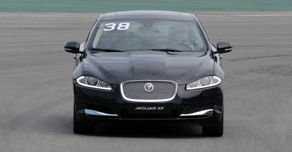 Jaguar XF - Murilo Góes/UOL