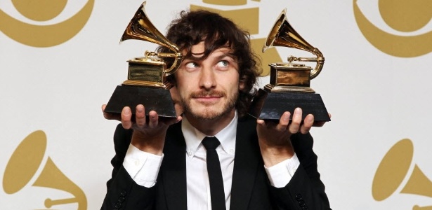 Quando recebeu o Grammy de "Melhor Gravação", "Somebody That I Used To Know" não foi creditada ao brasileiro Luiz Bonfá, apenas a Gotye e o produtor - Matt Sayles/Invision/AP