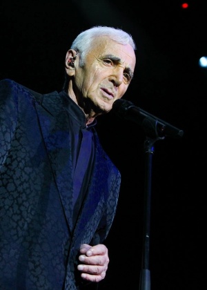 Charles Aznavour durante show em São Paulo, em 2013 - Foto Rio News
