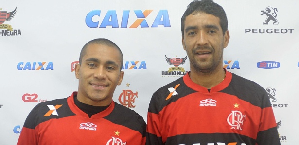 Bruninho (e) e Val vestiram a camisa do Flamengo pela primeira vez nesta sexta-feira - Alexandre Vidal/Fla Imagem