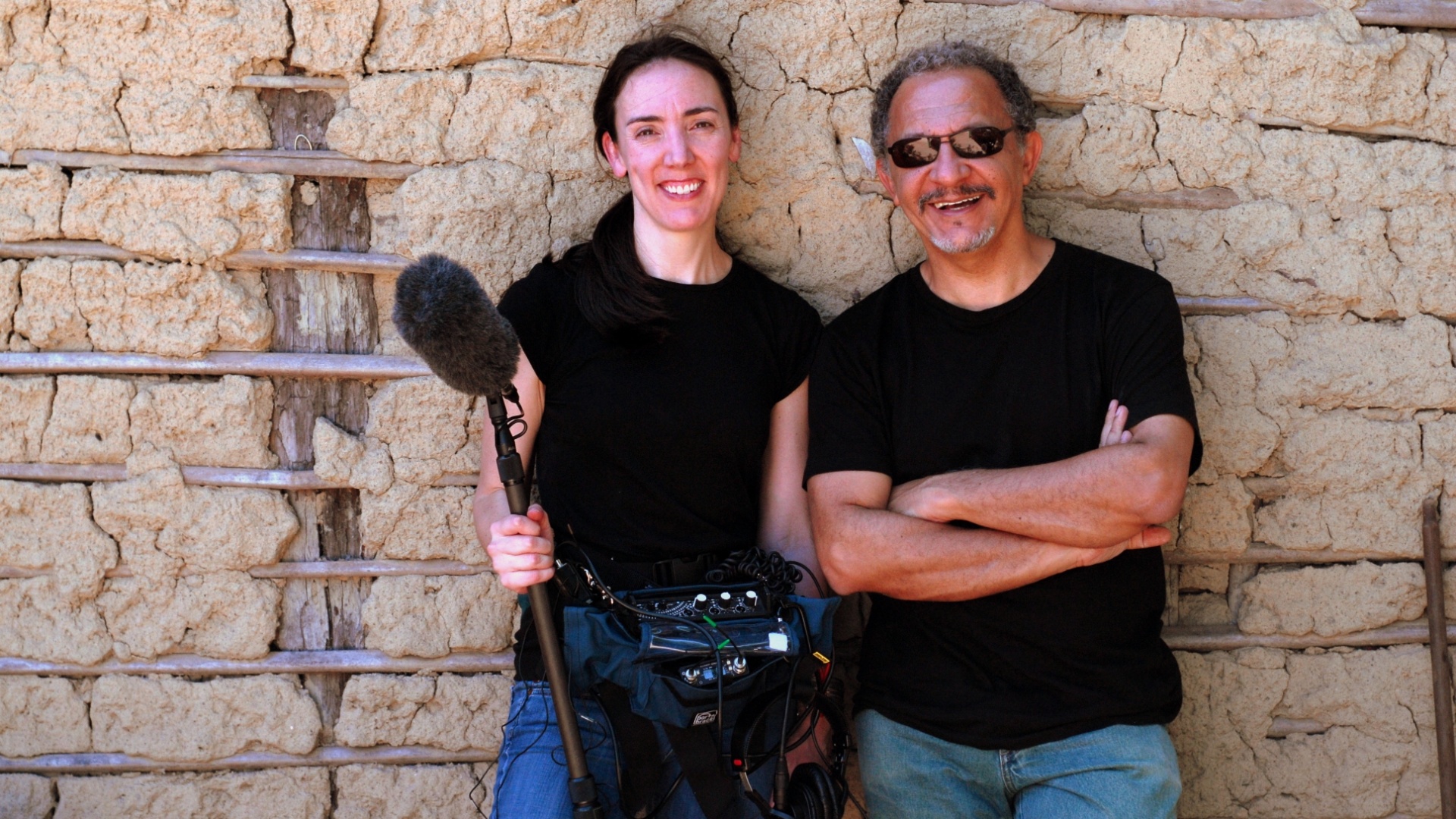 A norte-americana Megan Mylan e o brasileiro Joel Zito Araújo, diretores do documentário "Raça", que aborda a história de três negros que se esforçam por igualdade social e racial no Brasil - Divulgação / Espaço Filmes