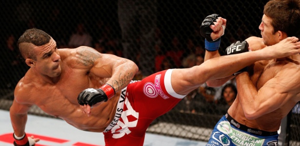 Vitor Belfort vem de vitória contra Luke Rockhold, no UFC de Jaraguá do Sul (SC) - Josh Hedges/Zuffa LLC/Getty Images