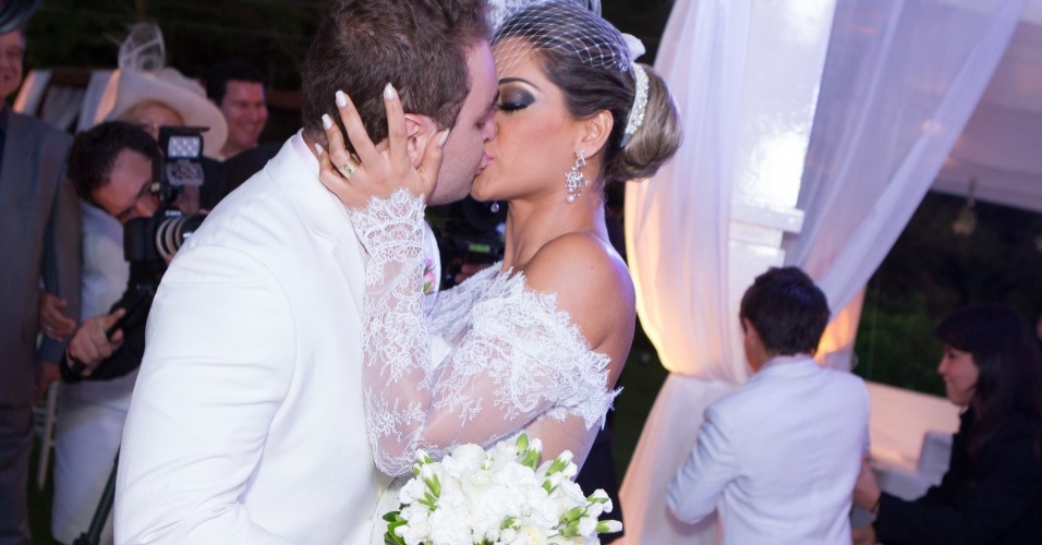 19.mai.2013 - Mayra Cardi em seu casamento com Egil Greto na Chapada Guimarães (MT)