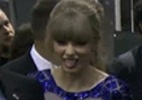 Taylor Swift mostra a língua ao ver Selena Gomez cumprimentando Bieber; veja - Reprodução