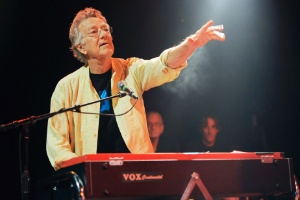 Tecladista Ray Manzarek, fundador do The Doors, morre aos 74 anos -  20/05/2013 - UOL Entretenimento