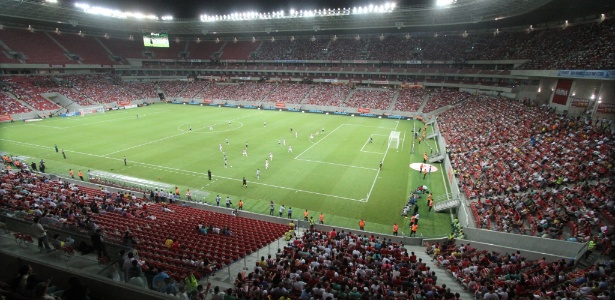 Arena Pernambuco recebeu 1º jogo entre profissionais com amistoso entre Náutico e Sporting-POR