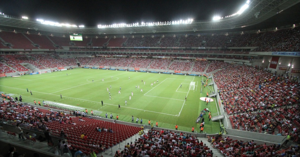 22.mai.2013 - Arena Pernambuco recebe o amistoso entre Náutico e Sporting-POR