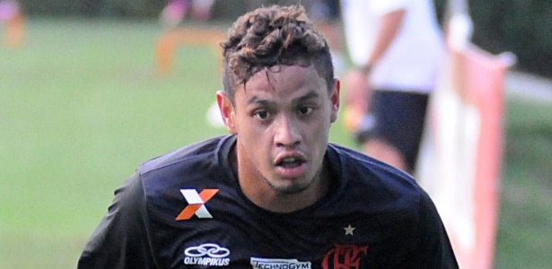 O meia Carlos Eduardo ainda não conquistou a torcida do Flamengo - Alexandre Vidal/Fla Imagem