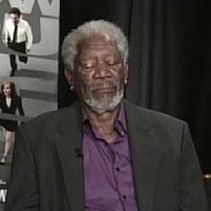 Morgan Freeman dormiu durante uma série de entrevistas ao lado de seu colega Michael Caine.