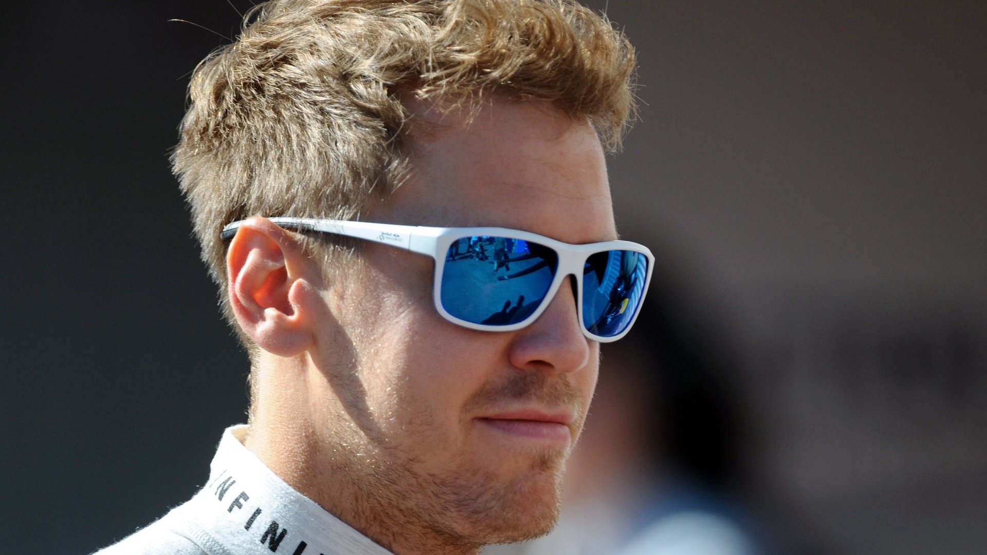 23.mai.2013 - Sebastian Vettel caminha pelo paddock antes de participar dos treinos livres para o GP de Mônaco - Tom Gandolfini/AFP