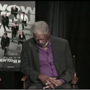 Morgan Freeman cochila em programa de TV