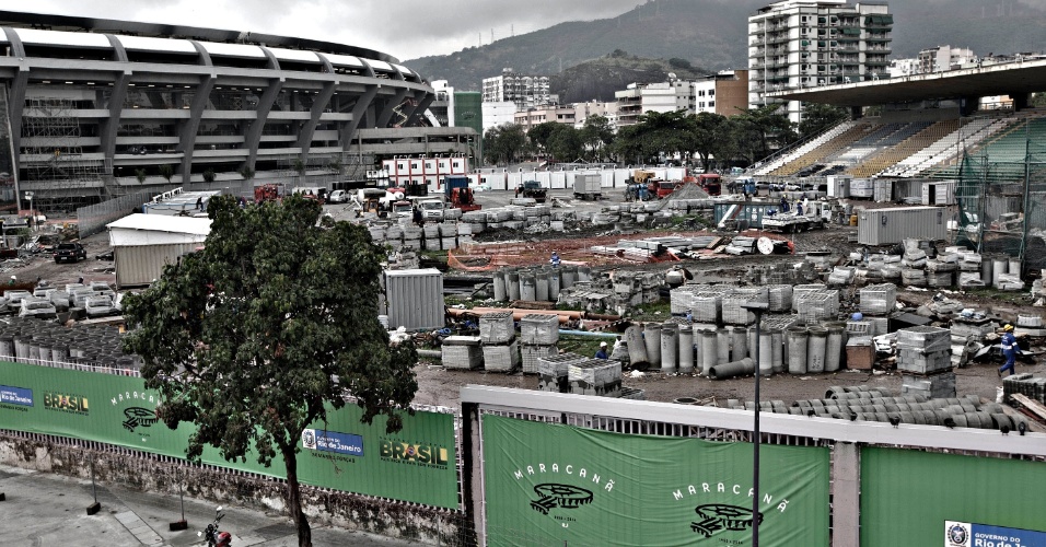 24.mai.2013 - Área do Estádio de Atletismo Célio de Barros virou canteiro de obras do Maracanã