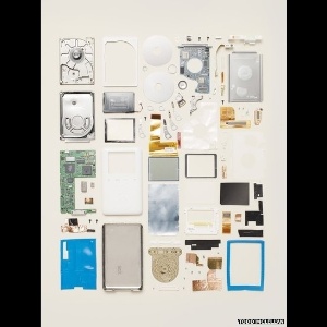 O fotógrafo canadense Todd McLellan realizou um projeto de mostrar objetos conhecidos, alguns até de design clássico, desmontando e separando todas as peças que os compõem - Todd McLellan
