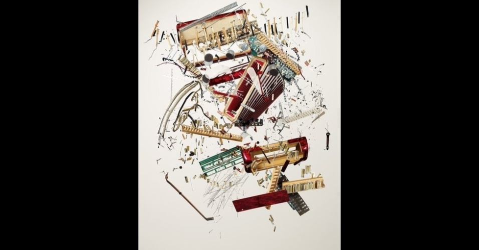 O fotógrafo canadense Todd McLellan realizou um projeto de mostrar objetos conhecidos, desmontando e separando todas as peças - Todd McLellan