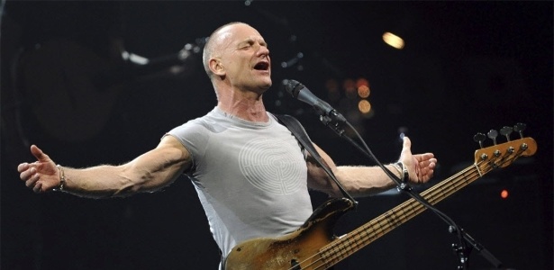 Músico britânico Sting durante apresentação na Alemanha, em 2012 - Boris Roessler/Efe