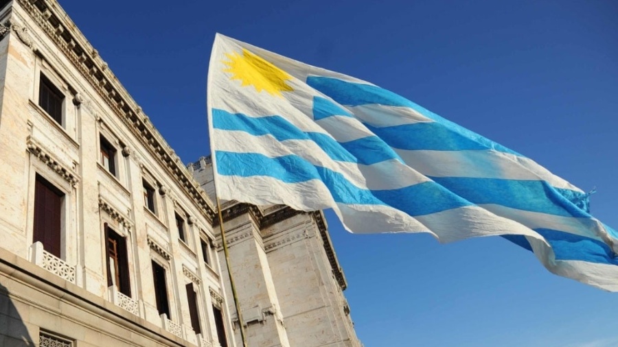 Lei de 1919 que visava separar o Estado da Igreja Católica retirou todos os feriados religiosos do calendário uruguaio.