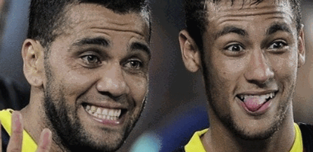 Daniel Alves e Neymar se apresentaram nesta segunda-feira