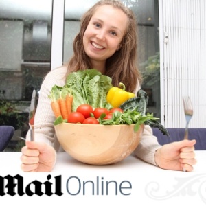Susan Reynolds só consome alimentos crus  e acredita que está mais equilibrada e feliz - Reprodução/Daily Mail