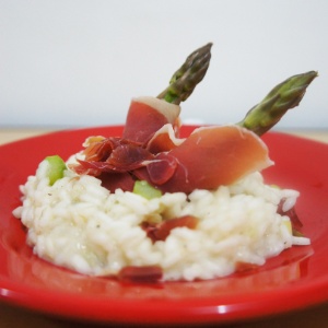 Risoto de aspargos com presunto cru, um dos pratos do livro "Sex and the Kitchen" - Divulgação