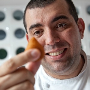 O chef Jefferson Rueda - Simon Plestenjak/UOL