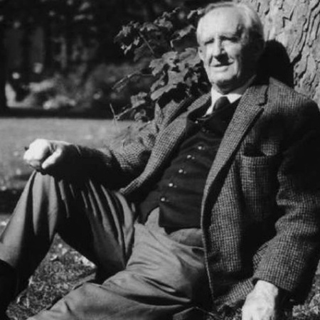 J.R.R. Tolkien - Reprodução - Reprodução