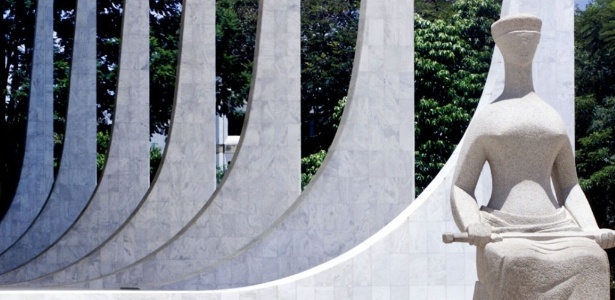 Estátua simbolizando a Justiça em frente à sede do Supremo Tribunal Federal - Bruno Stuckert/Folhapress