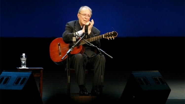 João Gilberto em uma de suas últimas apresentações, no Teatro Municipal do Rio de Janeiro, em 2008 - Rafael Andrade/Folha Imagem - Rafael Andrade/Folha Imagem