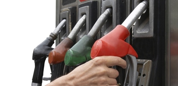 Preço do etanol caiu e valor da gasolina subiu na 1ª quinzena de outubro, mas álcool não vale a pena na maior parte do País - Shutterstock