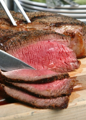 Devolver um prato em um restaurante por conta do ponto da carne pode ser mal visto por um chef - Thinkstock