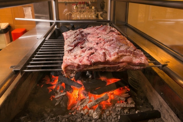 Erros de um churrasco - Rodrigo Capote/UOL