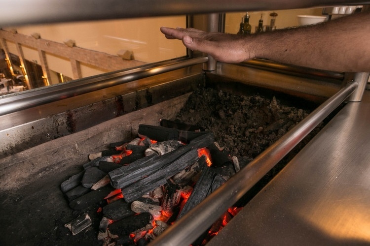 Erros de um churrasco - Rodrigo Capote/UOL