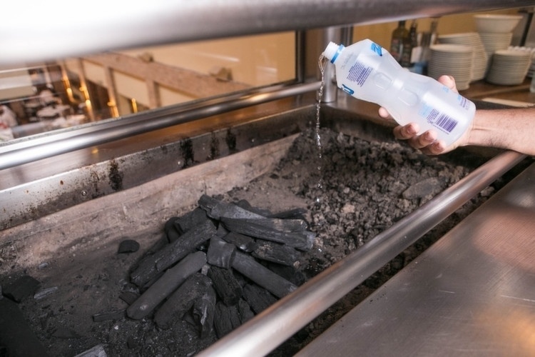 Erros de um churrasco - Rodrigo Capote/UOL