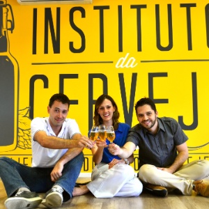 Alfredo Ferreira, Káthia Zanatta e Estácio Rodrigues, sócios do Instituto da Cerveja, em São Paulo - Divulgação