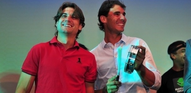 No ano passado, Nadal e Ferrer brincaram com tamborim em festa oficial do Aberto do Rio - Divulgação