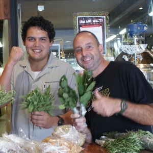 O cervejeiro Guilherme Hoffmann e Steffen Ohnemüller, criadores da cerveja sem lúpulo Magrela - Divulgação